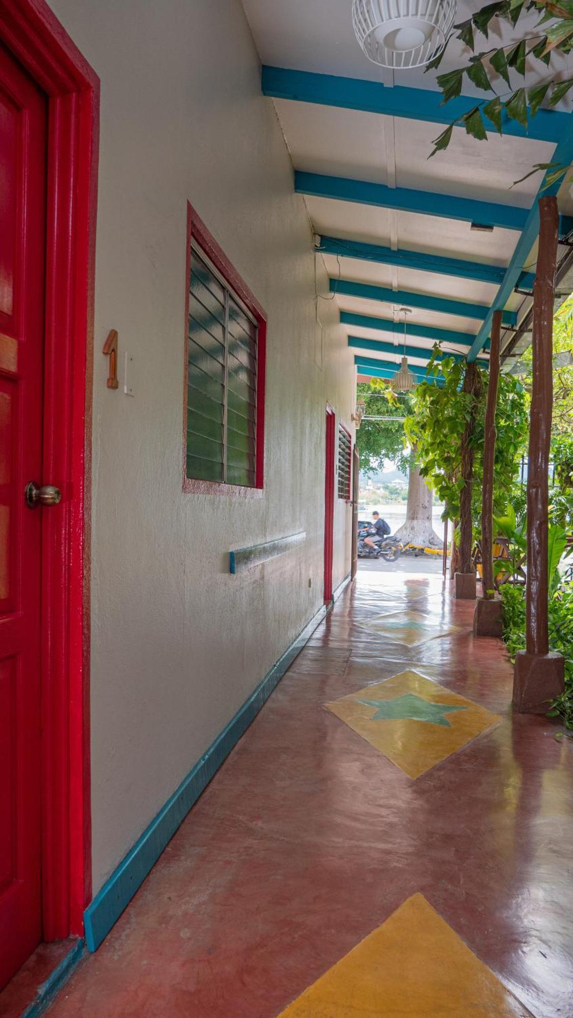 Hotel Petenchel Flores Exterior photo